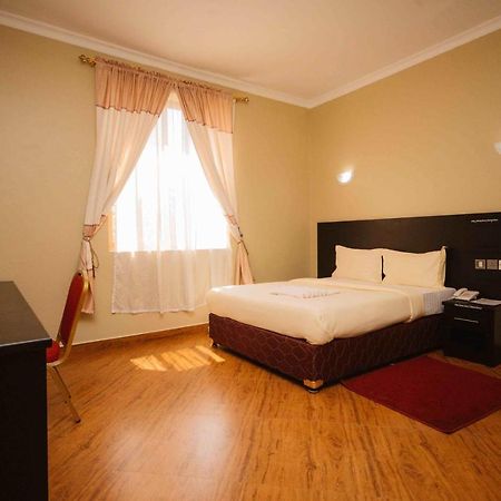 Panone Hotel Boma Boma la Ngombe エクステリア 写真