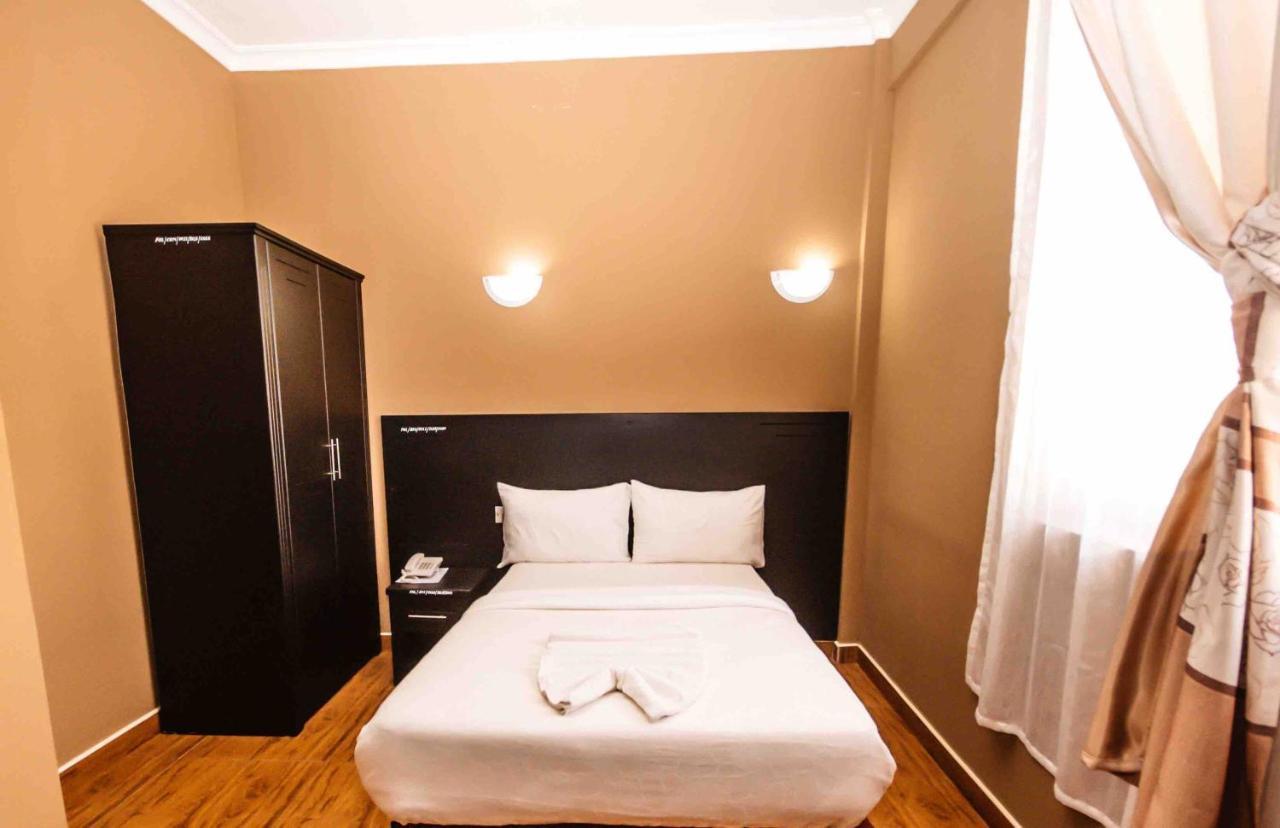 Panone Hotel Boma Boma la Ngombe エクステリア 写真