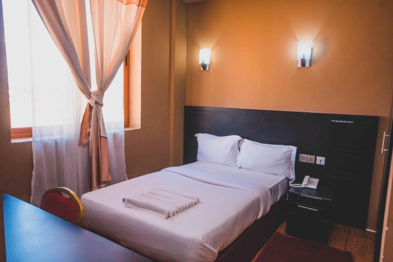 Panone Hotel Boma Boma la Ngombe エクステリア 写真