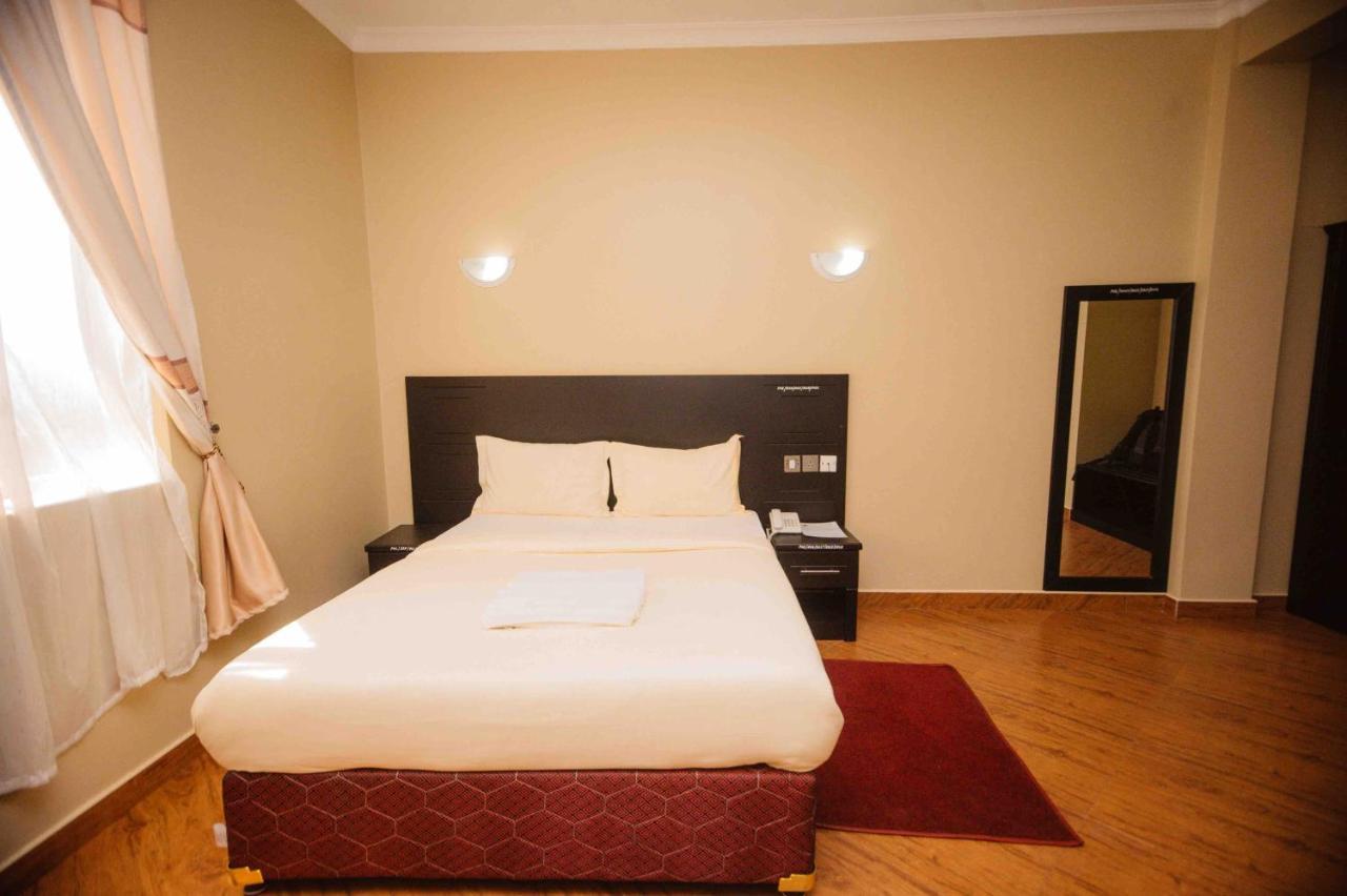 Panone Hotel Boma Boma la Ngombe エクステリア 写真
