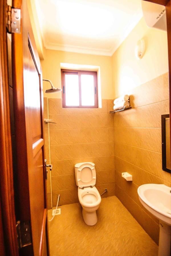 Panone Hotel Boma Boma la Ngombe エクステリア 写真