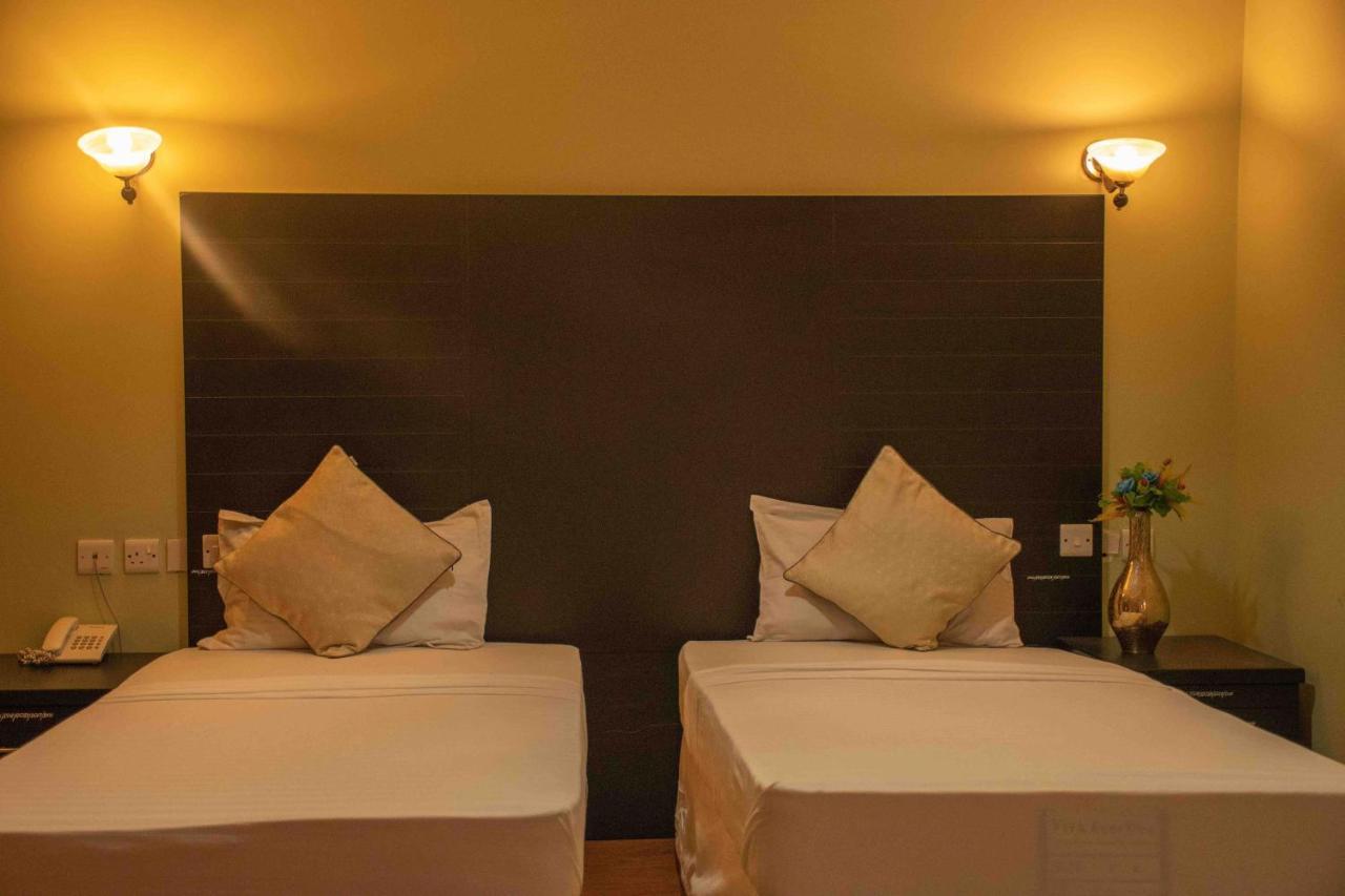 Panone Hotel Boma Boma la Ngombe エクステリア 写真