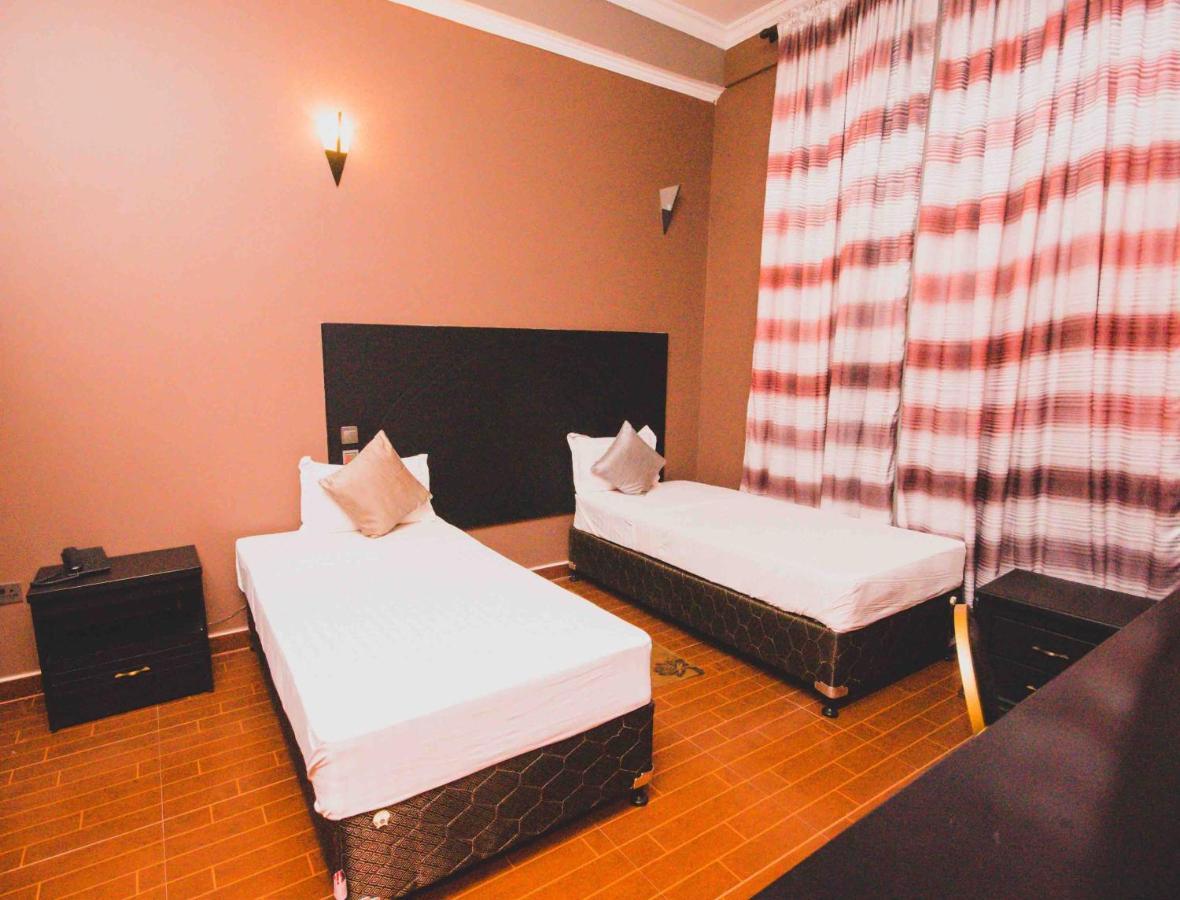 Panone Hotel Boma Boma la Ngombe エクステリア 写真