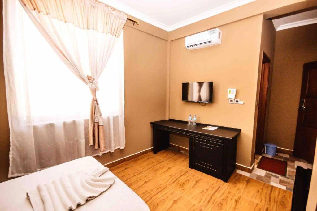 Panone Hotel Boma Boma la Ngombe エクステリア 写真